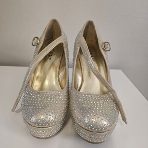 Delicacy Women's Sparkling Silver Heels